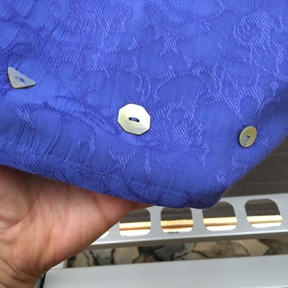 Dress Barn Sleeveless 100% Rayon Blouse - Picture 3 of 4